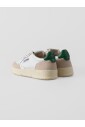 sneakers-en-cuir-blanc-avec-daim-beige