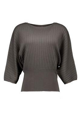 khaki-sweaters