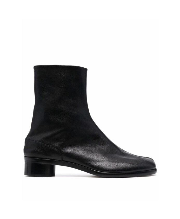bottines-noires-en-cuir-a-bout-divise