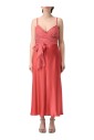 elegante-robe-en-soie-violette-a-ligne