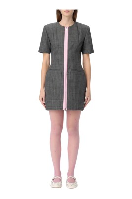 elegant-grey-dress-with-pink-zipper
