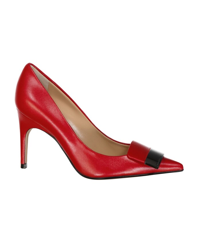 escarpins-en-cuir-rouge-a-bout-pointu