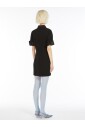 mini-robe-avec-details-en-satin