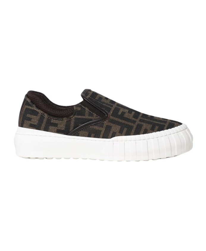 casual-slip-on-sneakers-tabakkleur