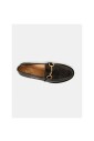 mocassin-en-cuir-noir-avec-fermoir-dore