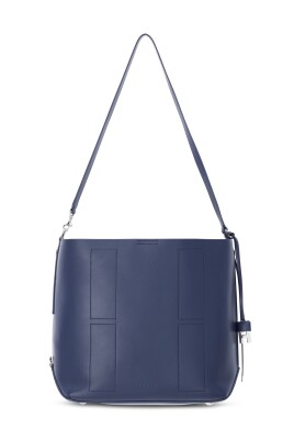 sac-hobo-elegant-avec-detail-logo