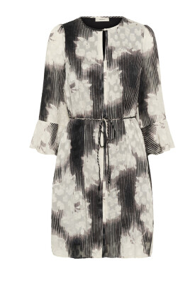 neutral-illuminating-florals-dress