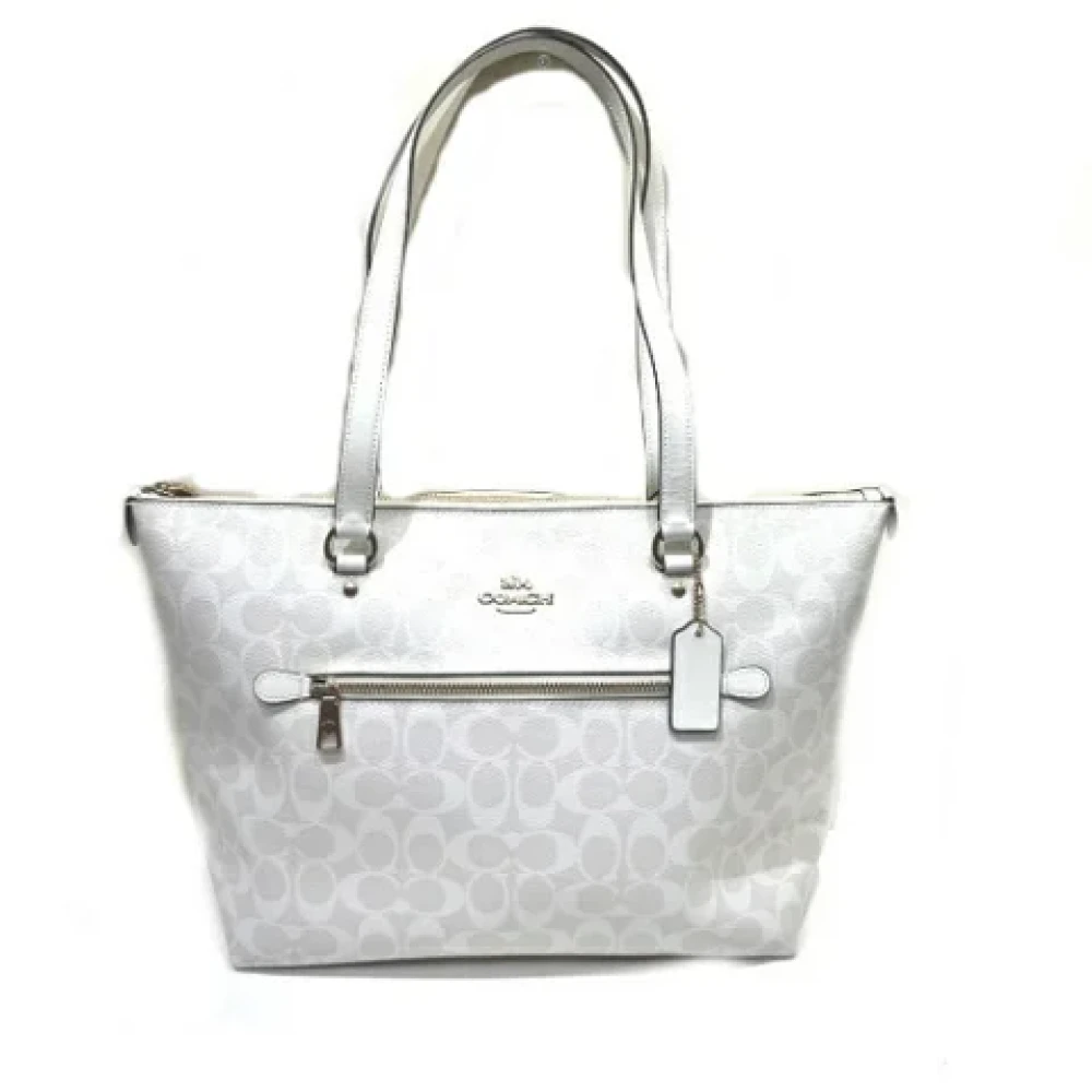 Coach Pre-owned Leather shoulder-bags White Dames
