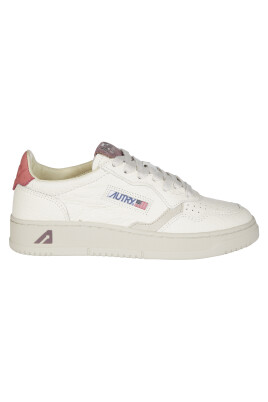 baskets-en-daim-basses