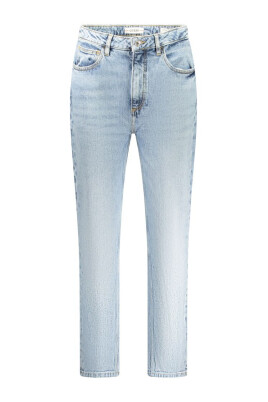 jean-mom-en-coton-bleu-clair