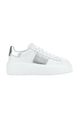 baskets-a-rayures