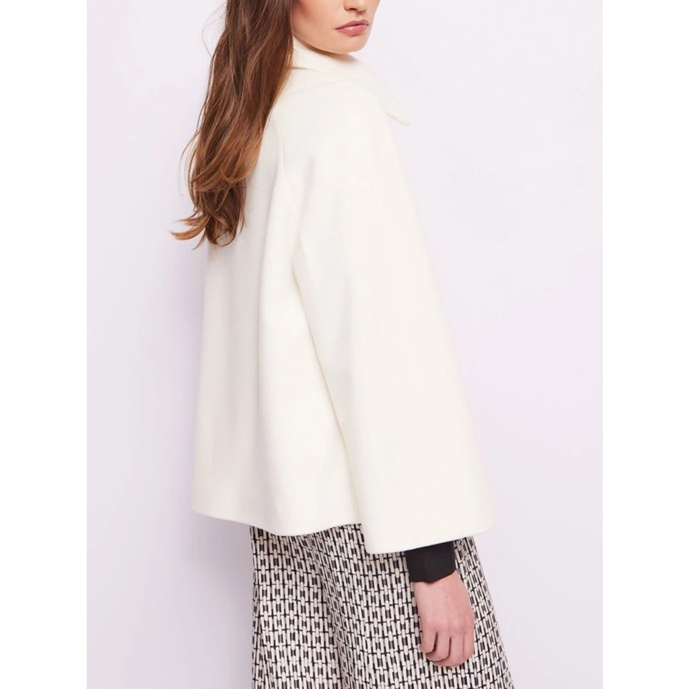 Gaudi Witte Cape Jas met Raglan Mouwen Beige Dames