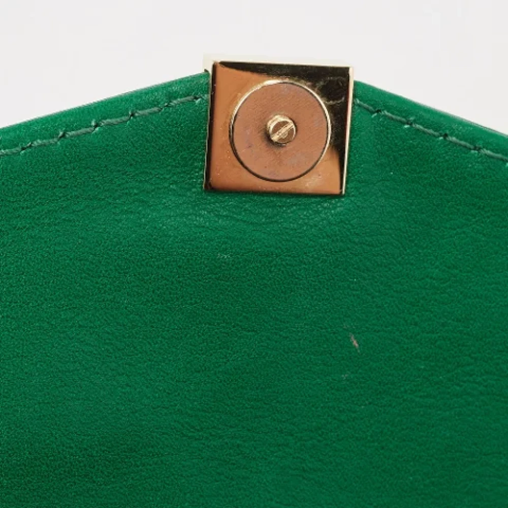 Carolina Herrera Pre-owned Leather clutches Green Dames