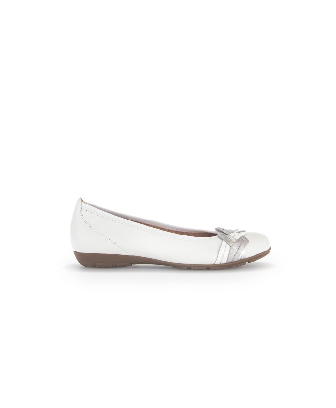 ballerines-blanches-argentees-en-cuir