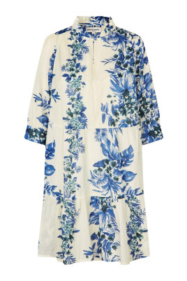 blue-short-dress-with-3-4-sleeves