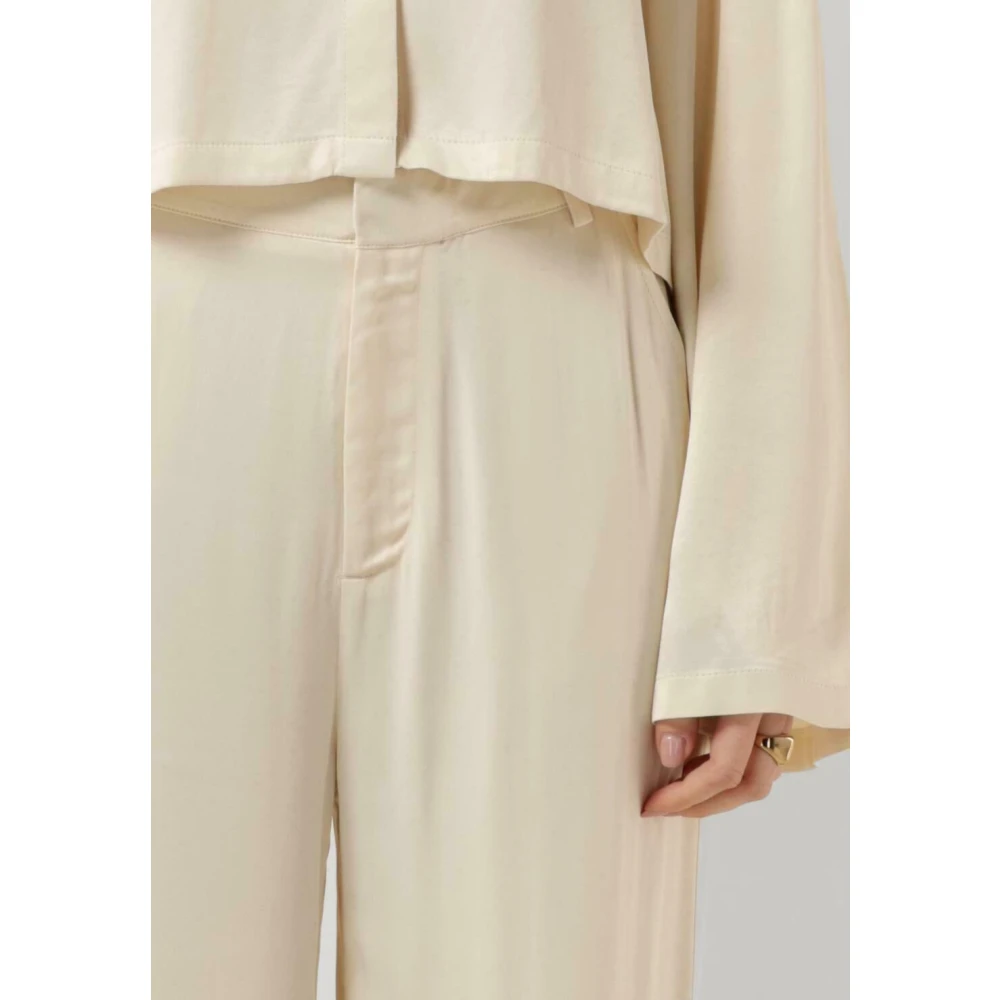 Alix The Label Elegante Wijde Satijnen Broek Beige Dames