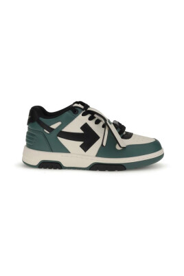 sneakers-avec-logo-fleche