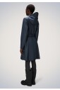 curve-w-trenchcoat