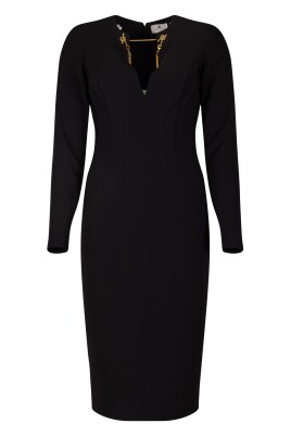 robe-noire-en-crepe-avec-manchettes-a-chaine