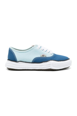blue-white-canvas-sneaker-with-logo-patch