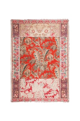 echarpe-en-soie-avec-motifs-intricats