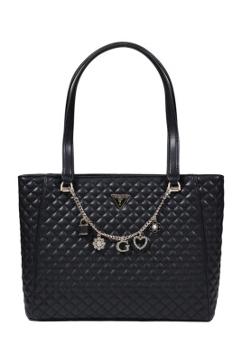 sac-fourre-tout-matelasse-avec-detail-de-chaine