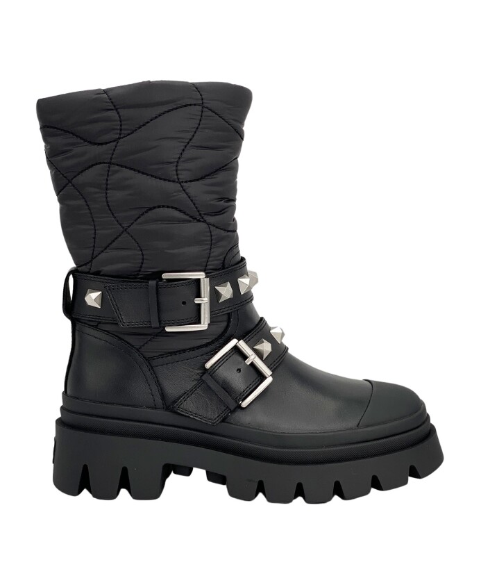 bottes-de-motard-avec-clous-et-boucles