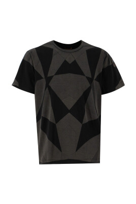 geometric-crew-neck-t-shirt-for-casual-wardrobe
