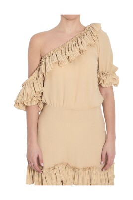 beige-dress-elegant-chic-style
