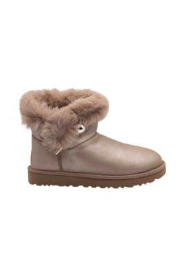 fluffy-mini-boot-pin-style