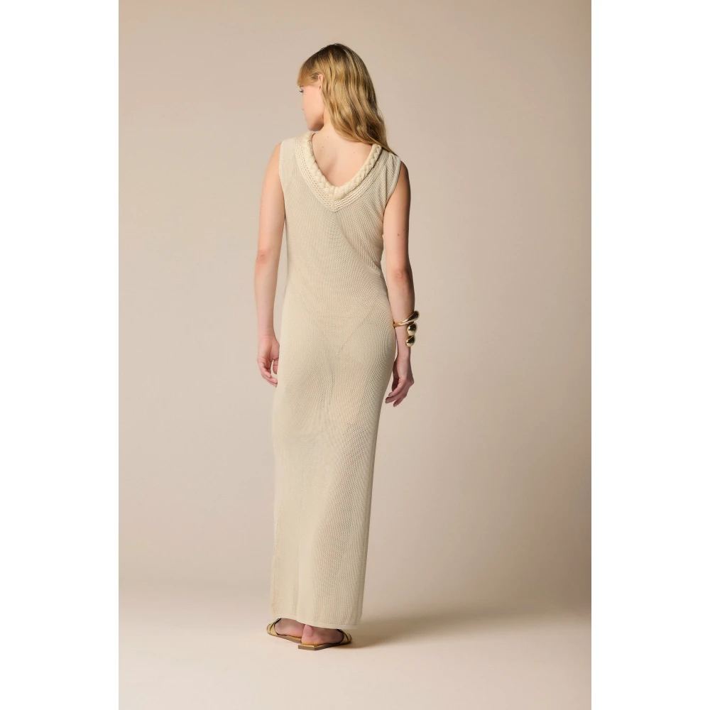 Kocca Lange jurk met bewerkte halslijn Beige Dames