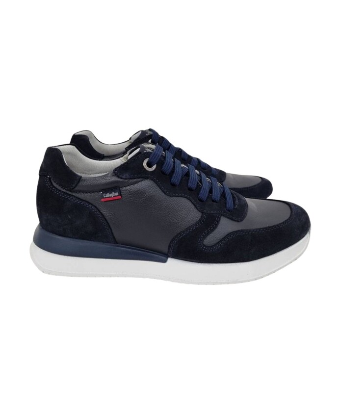 sneakers-en-daim-avec-semelle-en-caoutchouc-brevetee