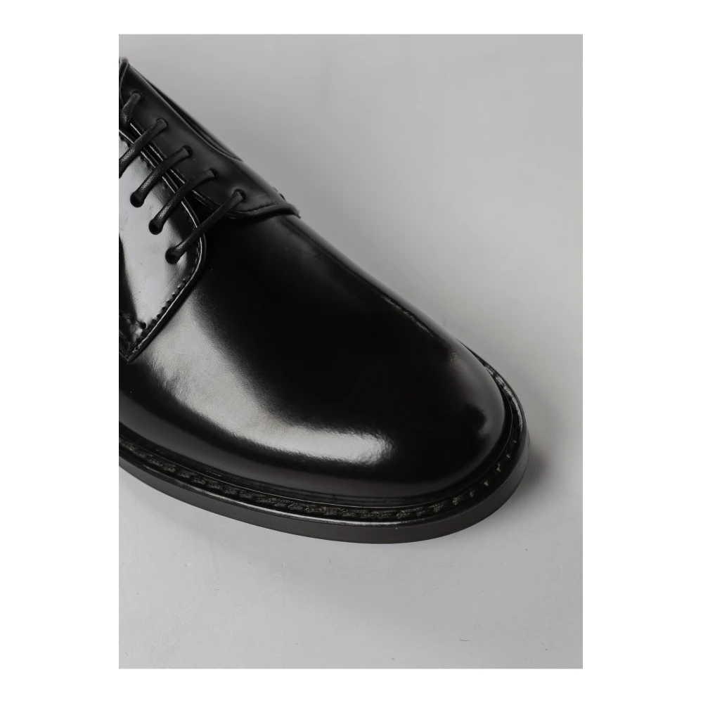 Doucal's Italiaanse leren veterschoenen Black Heren