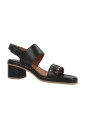 elegantes-sandales-a-talons-hauts
