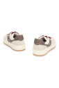 baskets-basses-en-cuir-avec-empiecements-en-daim