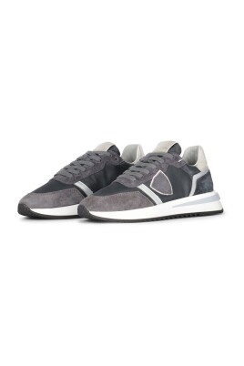 sneakers-sportives-colorees-avec-design-unique