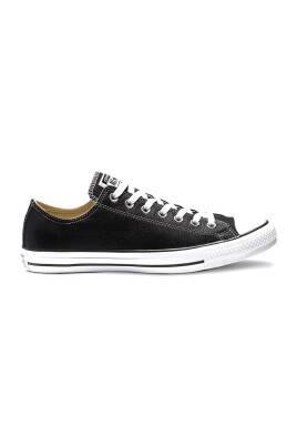 black-casual-leather-sneakers
