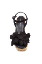 sandale-en-daim-noir-avec-application-florale