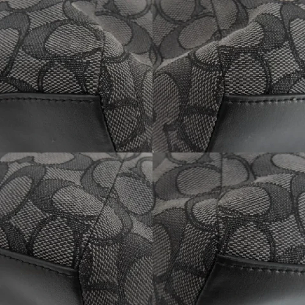 Coach Pre-owned Fabric handbags Gray Dames