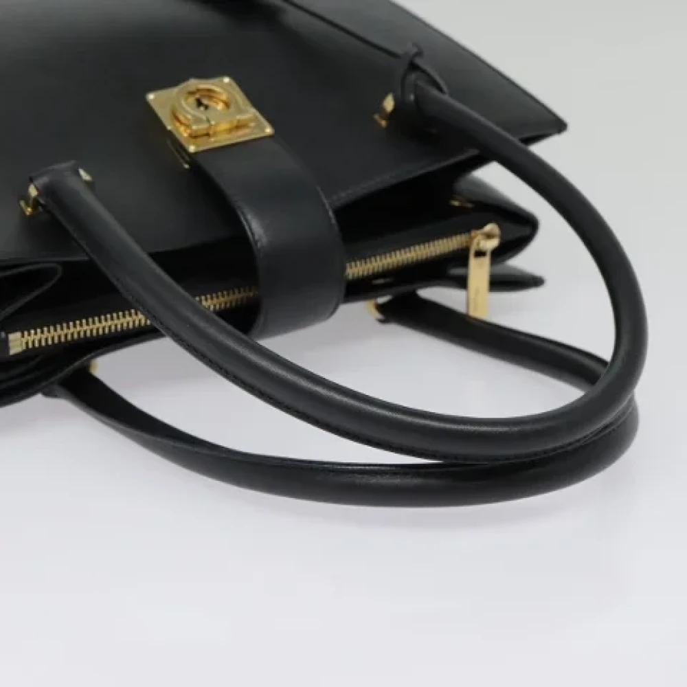 Salvatore Ferragamo Pre-owned Leather handbags Black Dames