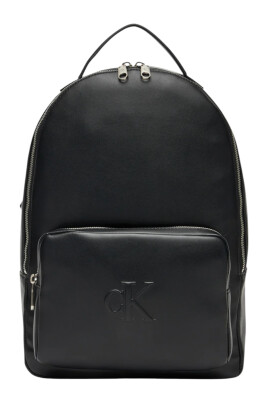 sac-a-dos-minimaliste-avec-impressions-sculptees