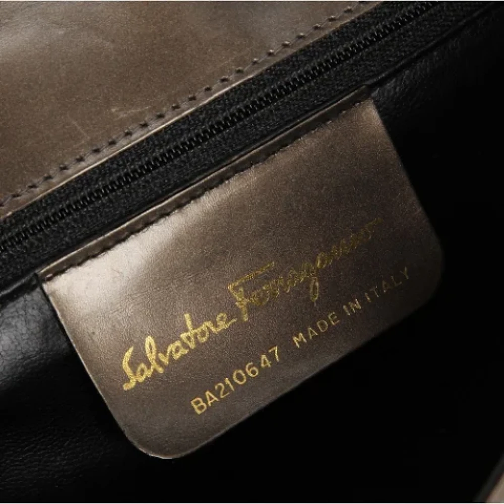 Salvatore Ferragamo Pre-owned Leather clutches Brown Dames