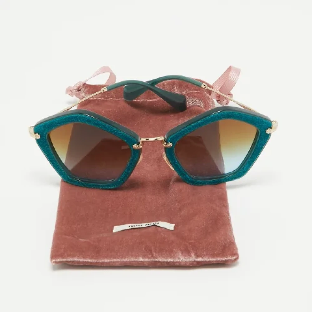 Miu Pre-owned Acetate sunglasses Green Dames