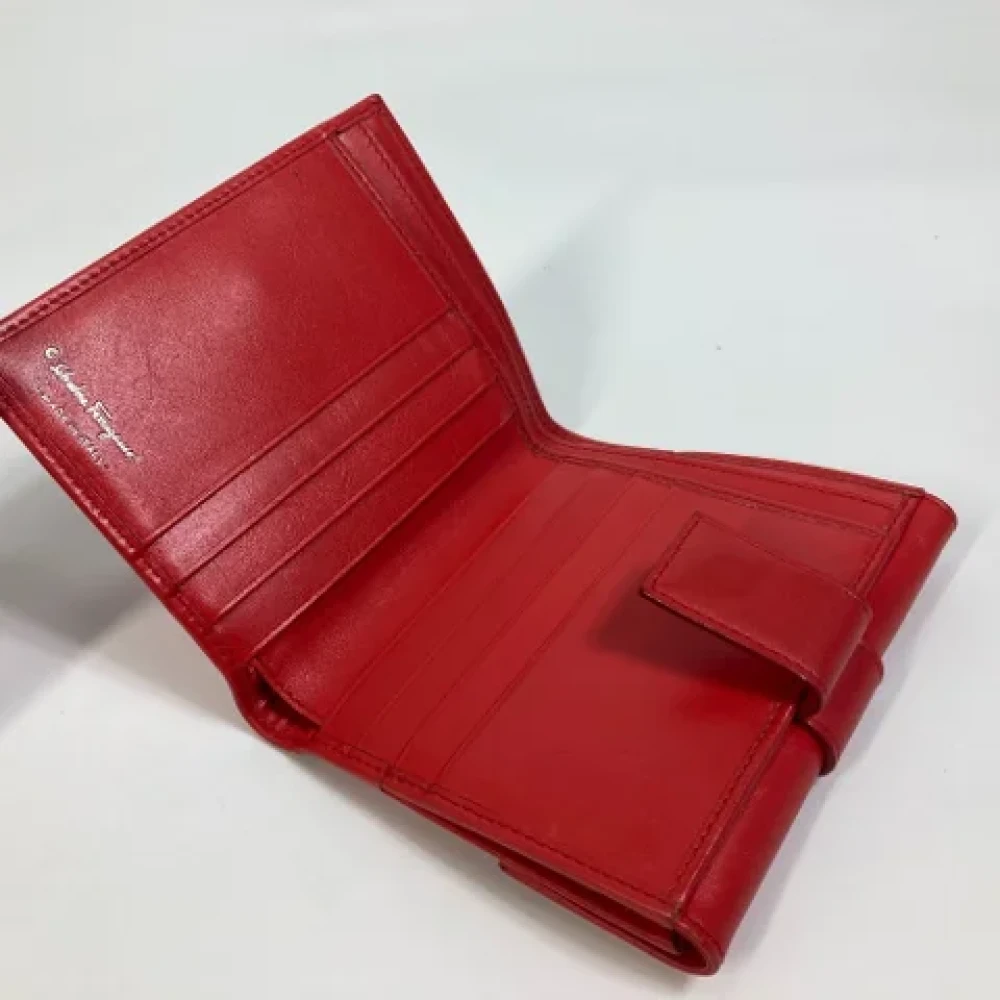 Salvatore Ferragamo Pre-owned Leather wallets Red Dames