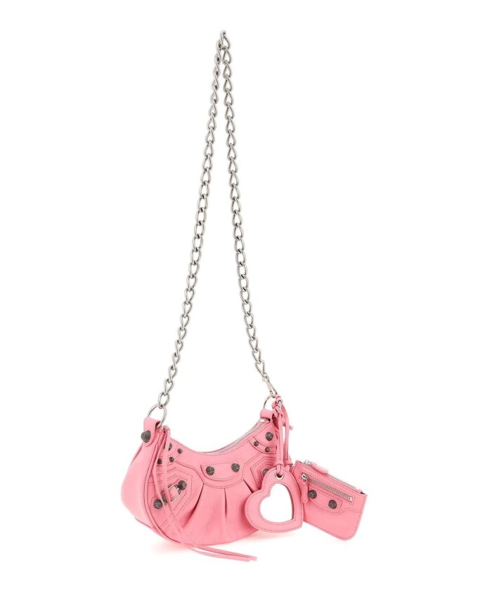pink-shoulder-bag-stylish-accessory