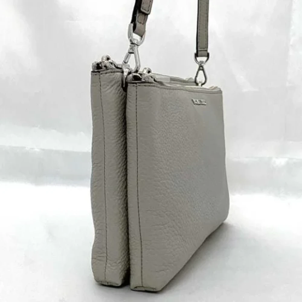 Michael Kors Pre-owned Leather shoulder-bags Gray Dames