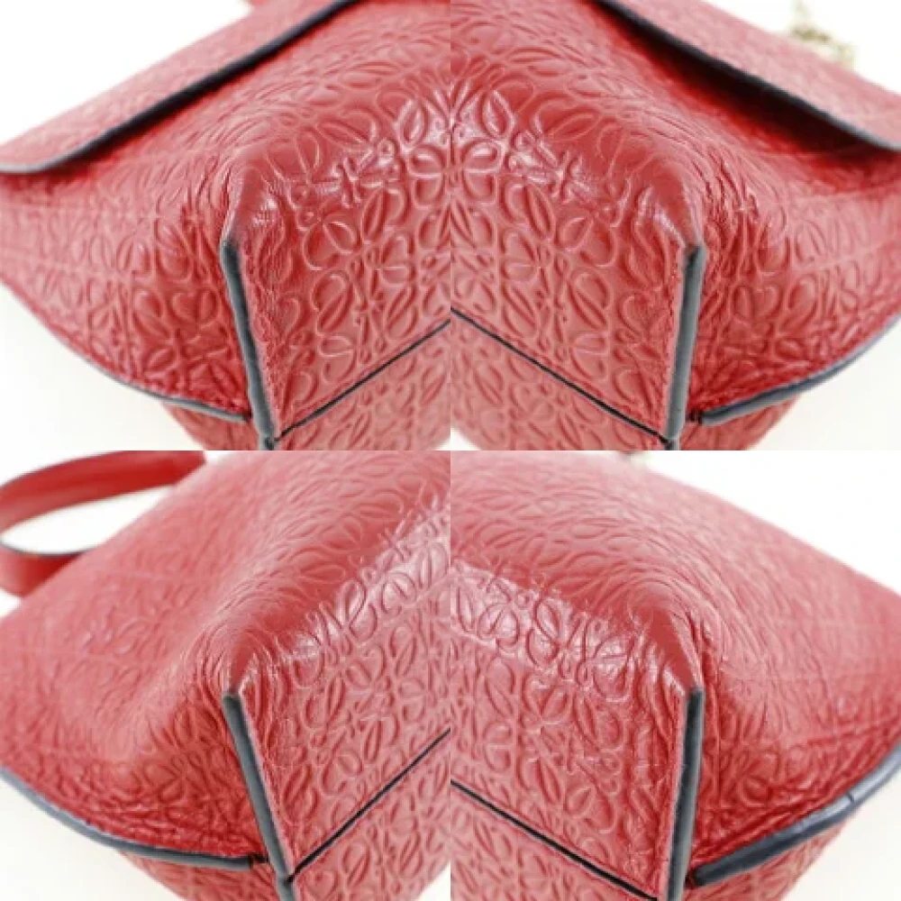 Loewe Pre-owned Fabric shoulder-bags Red Dames