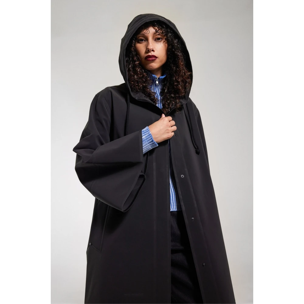 Stutterheim Matte Regenjas met Klok Mouwen Black Dames