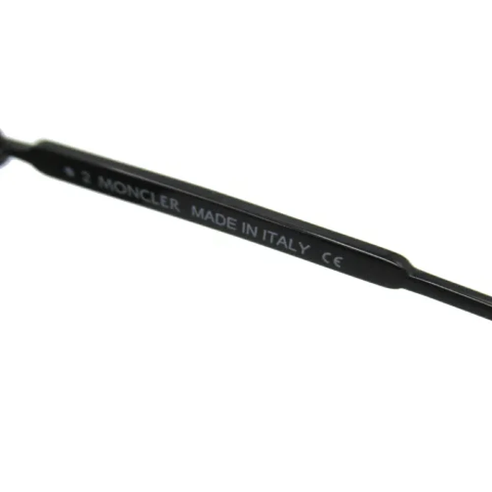 Moncler Pre-owned Plastic sunglasses Black Dames