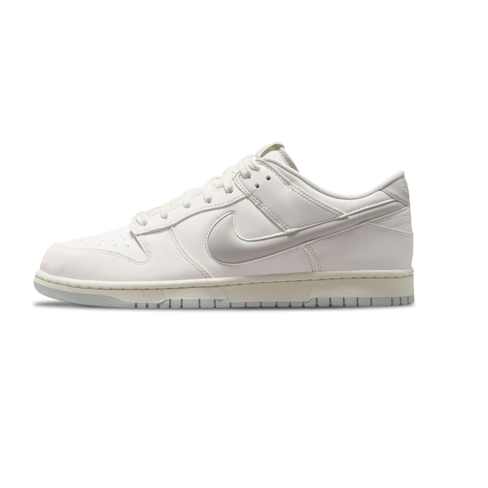 Nike Dunk Low Trainer White Size: 8.5 - Footasylum - Image 3